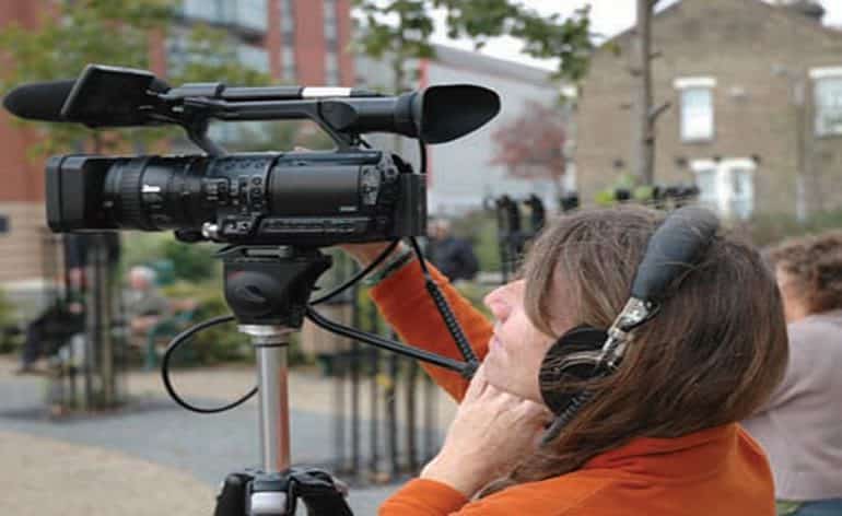 Moving it Up: Turning Your SD Footage into HD Material: How to Successfully Integrate Standard Definition Footage into Your High Definition Production by Julia Camenisch